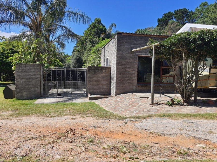 1 Bedroom Property for Sale in Theescombe Eastern Cape